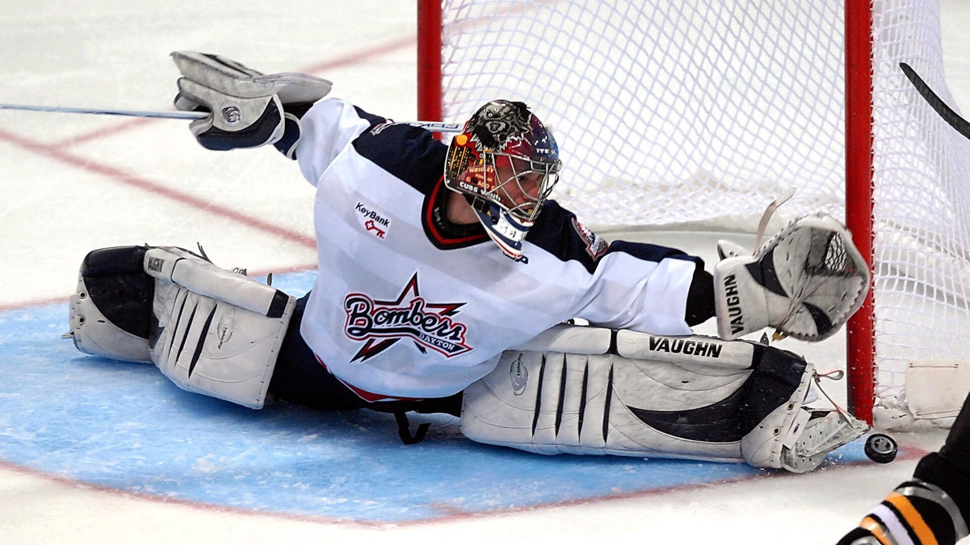 掘金小前锋赛后笑谈关键补防时刻，掘金队中锋